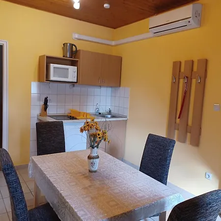 Andrea Apartmanhaz * Balatongyörök