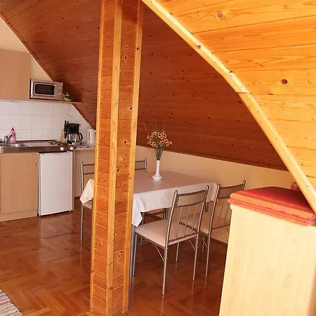 公寓 Andrea Apartmanhaz