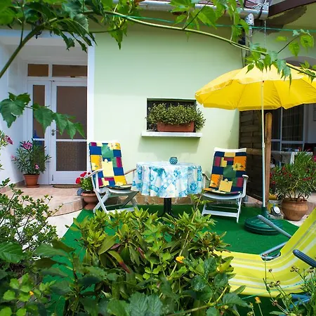 Andrea Apartmanhaz 公寓 Balatongyörök