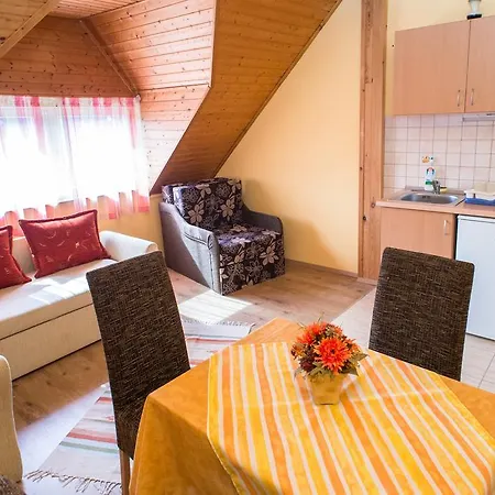 דירה Andrea Apartmanhaz