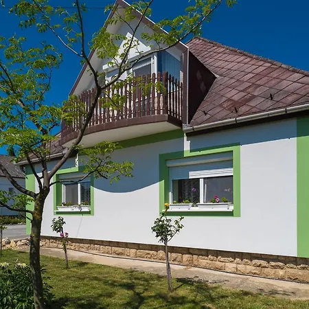 Andrea Apartmanhaz *