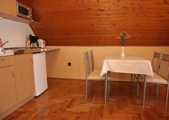 Andrea Apartmanhaz Διαμέρισμα *