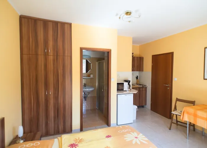Andrea Apartmanhaz דירה Balatongyörök